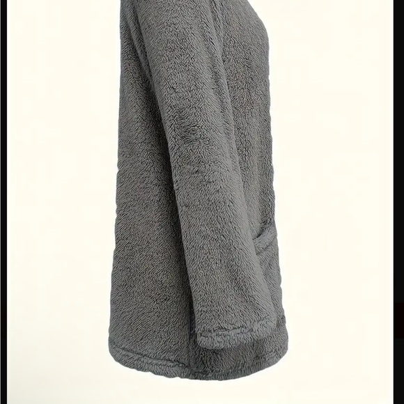 Cozy Gray Fleece Pullover - Picture 4 of 8